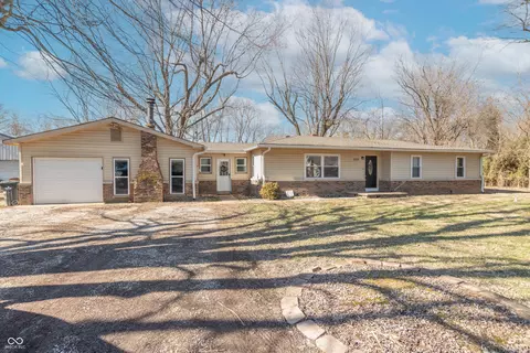 9400 N Bishop Ln, Mooresville, IN 46158