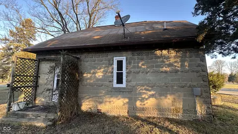 200 S Calhoun St, Buffalo, IN 47925 photo 3