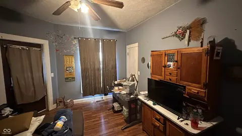 200 S Calhoun St, Buffalo, IN 47925 photo 4