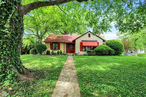 6072 Meridian St W Dr, Indianapolis, IN 46208
