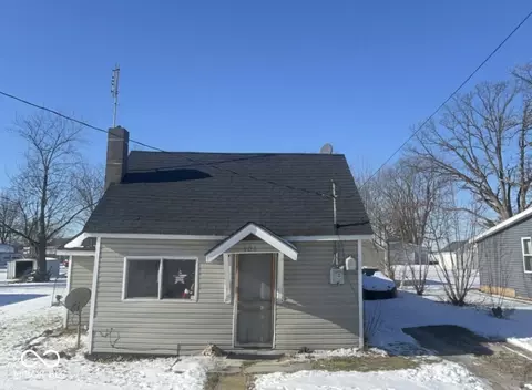 906 N Franklin St, Portland, IN 47371