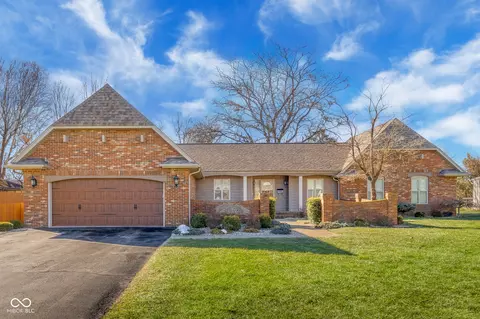 909 South Dr, Seymour, IN 47274