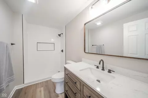 Bath - 6223 S 425 W, Pendleton, IN 46064 photo 2 of 3
