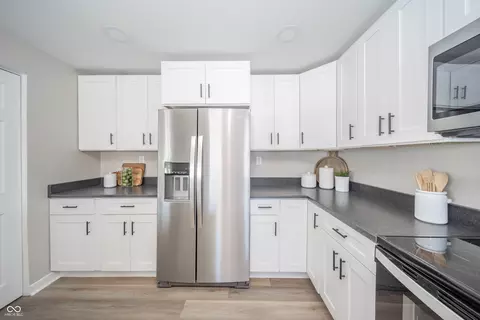 Kitchen - 6223 S 425 W, Pendleton, IN 46064 photo 3 of 4