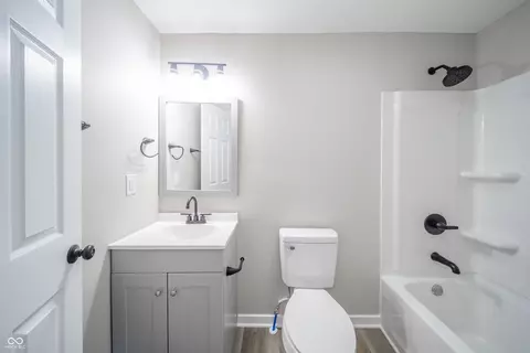 Bath - 6223 S 425 W, Pendleton, IN 46064 photo 3 of 3