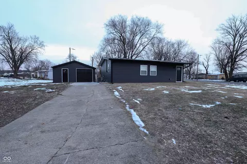 1384 Cross St, Martinsville, IN 46151