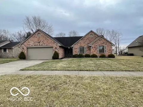 819 Cypress S, Greenwood, IN 46143