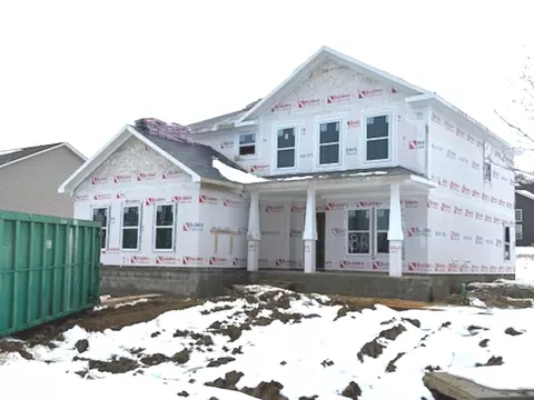 657 Lake Vista Dr, Columbus, IN 47201