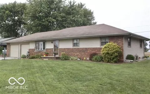10948 E Greendale Dr, Seymour, IN 47274
