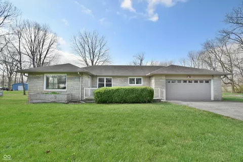 67 W Brookville Rd, Fountaintown, IN 46130
