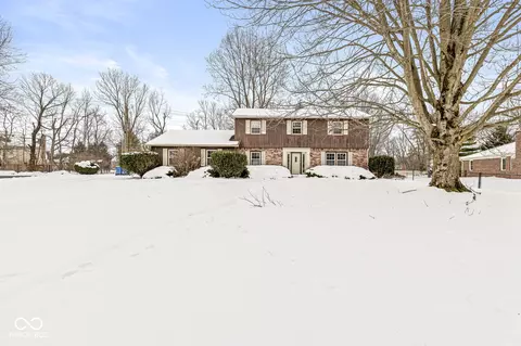 10483 Lakeshore Pl, Carmel, IN 46033