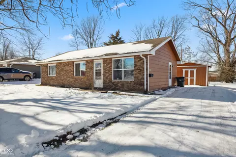 328 Market St, Hope, IN 47246