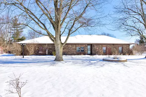 6932 W Jennifer Ln, Greenfield, IN 46140