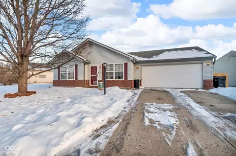 1353 Millridge Dr, Greenwood, IN 46143