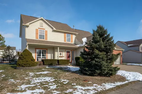 7126 Village Oaks Dr, Avon, IN 46123