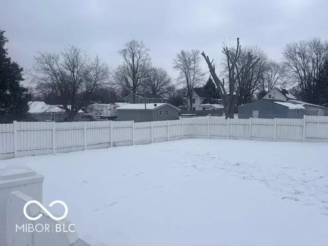 Exterior - 200 Dunn Ave, Crawfordsville, IN 47933 photo 5 of 7