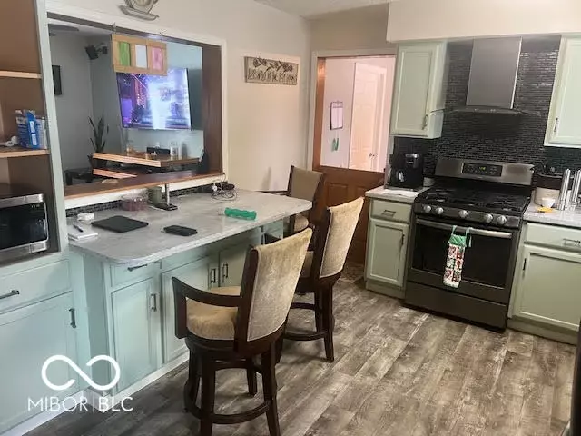 Kitchen - 200 Dunn Ave, Crawfordsville, IN 47933 photo 3 of 4