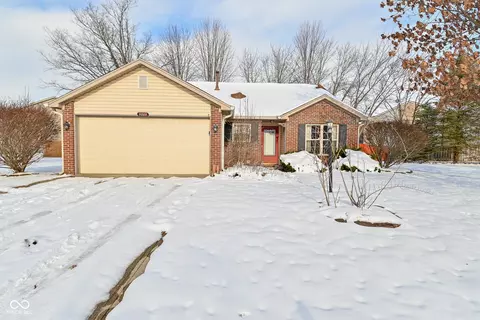 1061 Oak Leaf Rd, Franklin, IN 46131