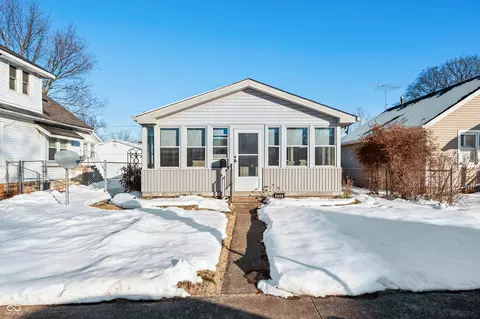 2227 Chestnut St, Columbus, IN 47201