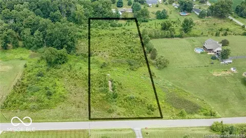 92 Stonybrook Dr, Austin, IN 47102