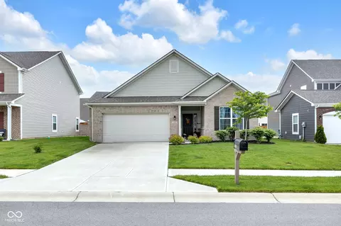5670 Terracotta Trce, Mccordsville, IN 46055