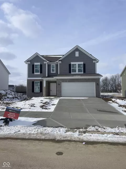 222 Ambassador Dr, Pittsboro, IN 46167
