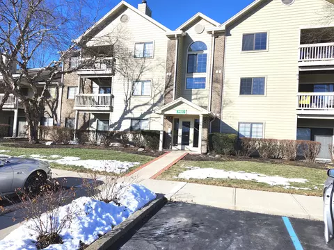 8820 Yardley Ct #309, Indianapolis, IN 46268