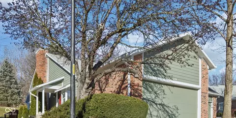 8176 Foxchase Cir, Indianapolis, IN 46256