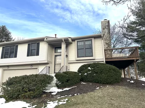9518 Bay Vista Dr E, Indianapolis, IN 46250