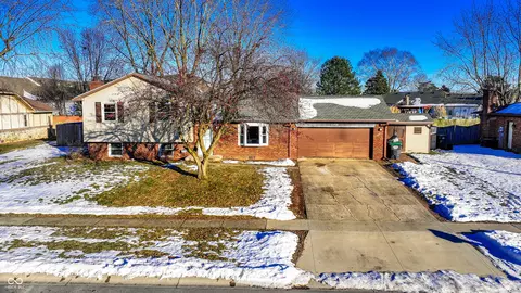 1159 Cambridge Dr, Greenwood, IN 46142