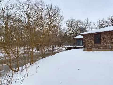 Exterior - 2584 W Mercer Ln, Pendleton, IN 46064 photo 3 of 12
