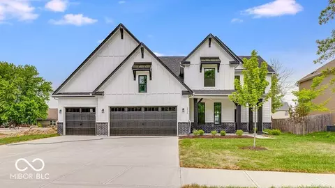 6752 W Buck Stone Dr, Mccordsville, IN 46055