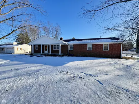 407 Hawthorne Ln, Greenfield, IN 46140