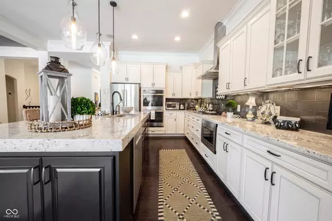 Kitchen - 15744 Bethpage Trl, Carmel, IN 46033 photo 3 of 8