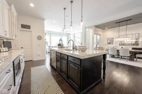 Kitchen - 15744 Bethpage Trl, Carmel, IN 46033 photo 5 of 8