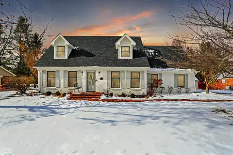 820 Dayton Dr, Carmel, IN 46033