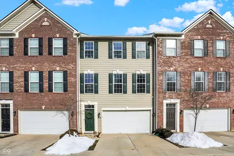 9022 Ramapo Dr, Fishers, IN 46038
