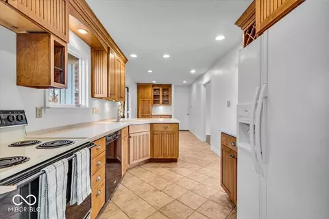 9012 Colgate St, Indianapolis, IN 46268 photo 11