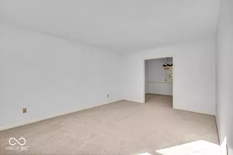 9012 Colgate St, Indianapolis, IN 46268 photo 9