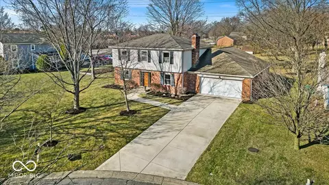 9012 Colgate St, Indianapolis, IN 46268 photo 4