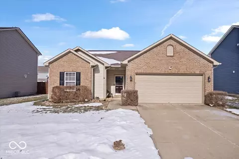 2724 Winding Creek Ln, Greenfield, IN 46140