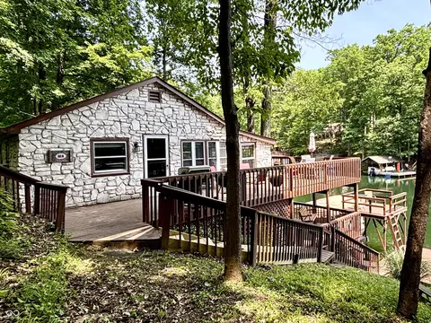 7018 Drum Dr, Nineveh, IN 46164