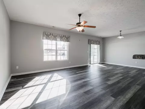 Living - 5619 Beale St, Plainfield, IN 46168 photo 2 of 6