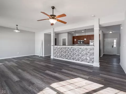 Living - 5619 Beale St, Plainfield, IN 46168 photo 3 of 6