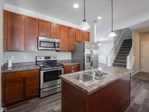 Kitchen - 5619 Beale St, Plainfield, IN 46168 photo 4 of 7
