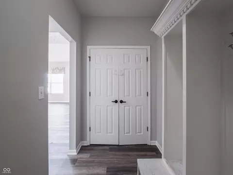 Entry Way - 5619 Beale St, Plainfield, IN 46168 photo 4 of 12