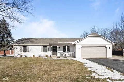 812 E 161st St, Westfield, IN 46074