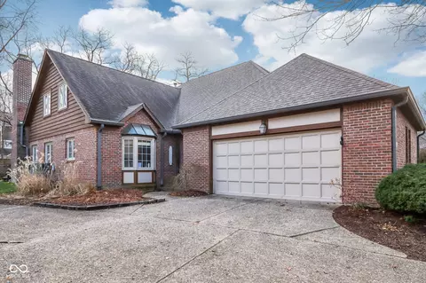 2011 Oldfields Cir S Dr, Indianapolis, IN 46228