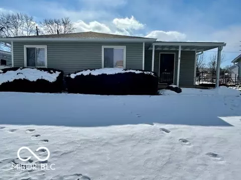 4 Eastridge Dr, Greenwood, IN 46143