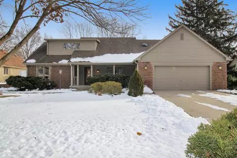 8403 Lookout Ct, Indianapolis, IN 46217